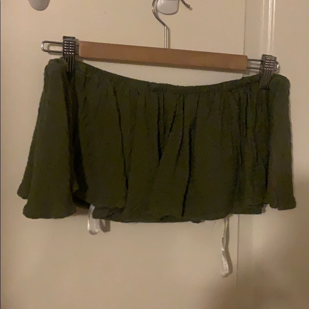 Army green cold shoulder crop top